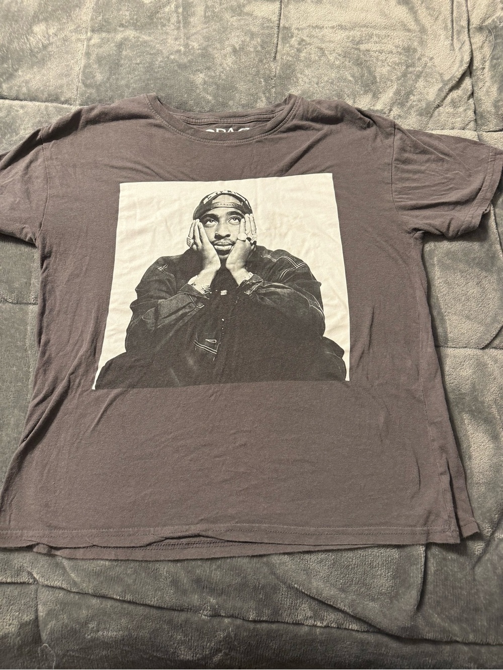 Relaxed Graphic Crewneck Tee in Dark Gray - Women